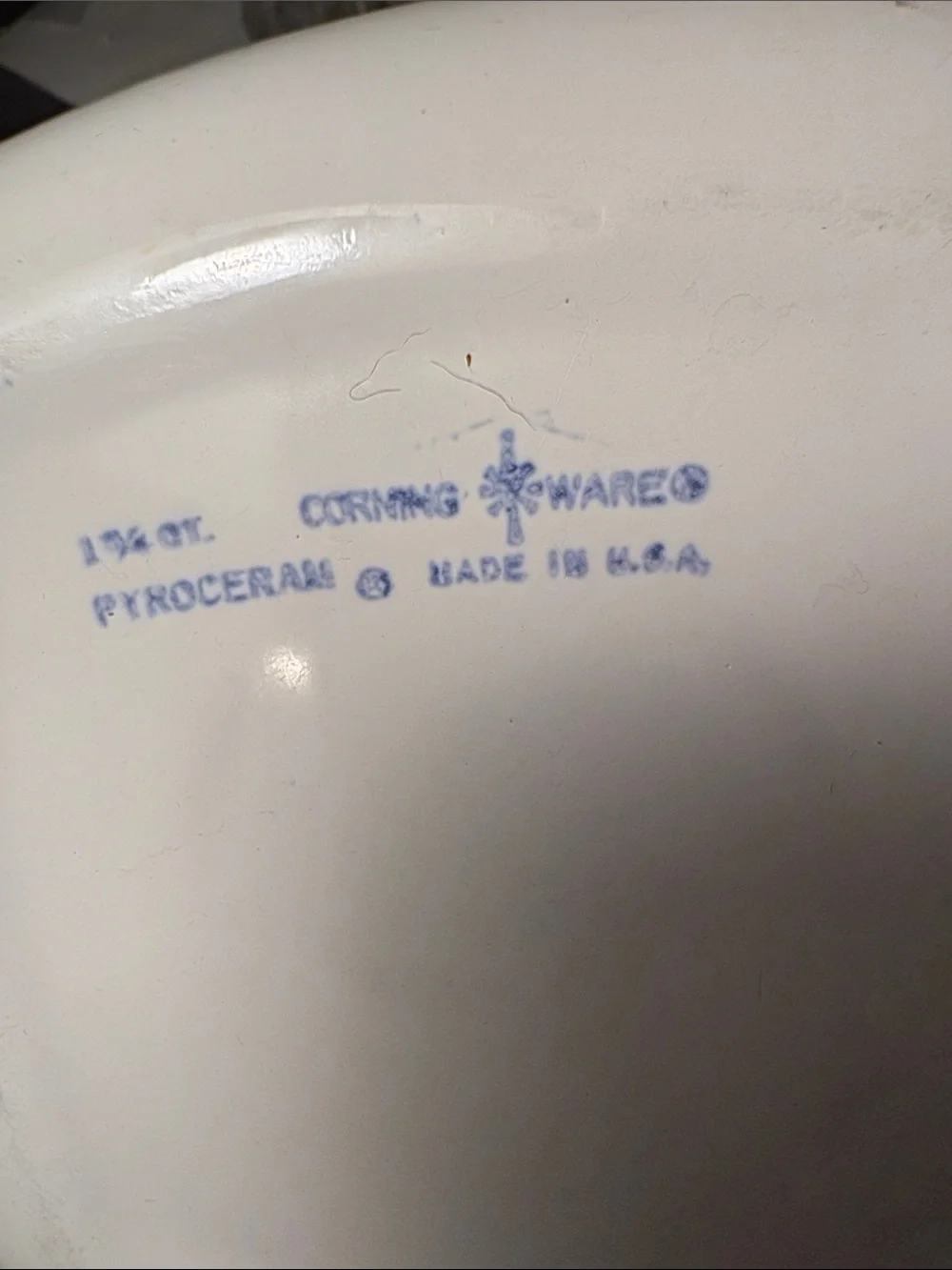 Vintage corning ware, two casserole dishes, lid, & two detachable carry handles
